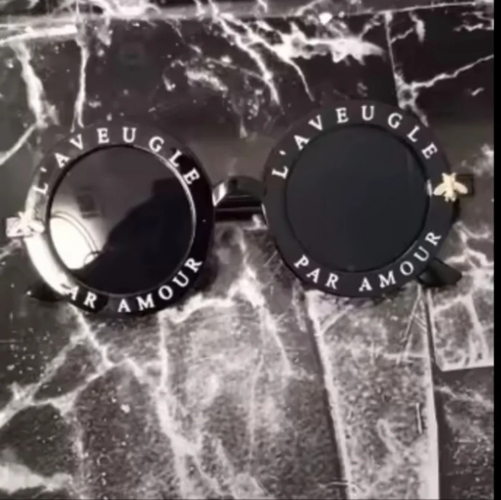 boutique stylish bold